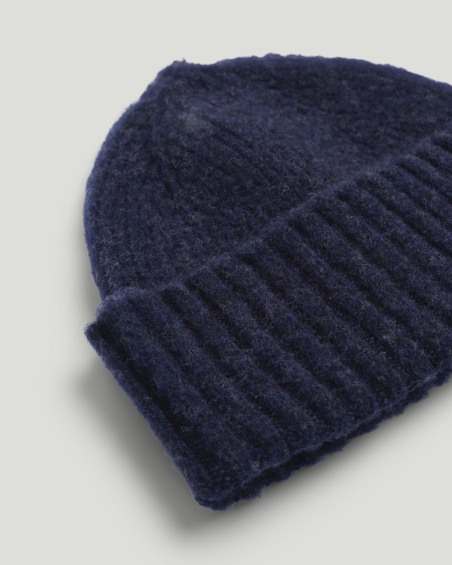 Fishtail beanie navy